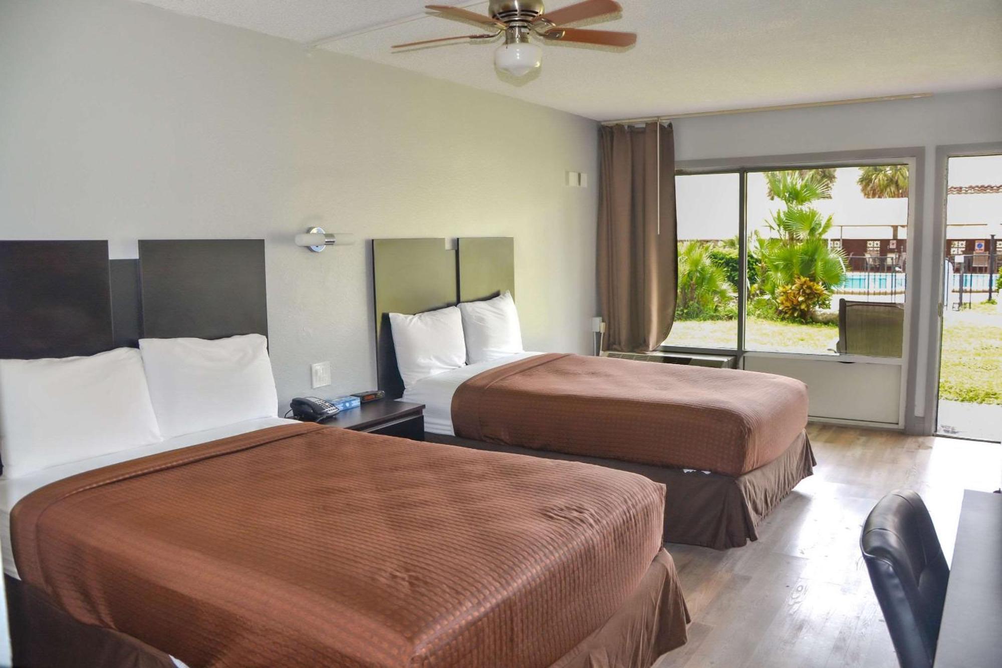Rodeway Inn Sun City Center Extérieur photo