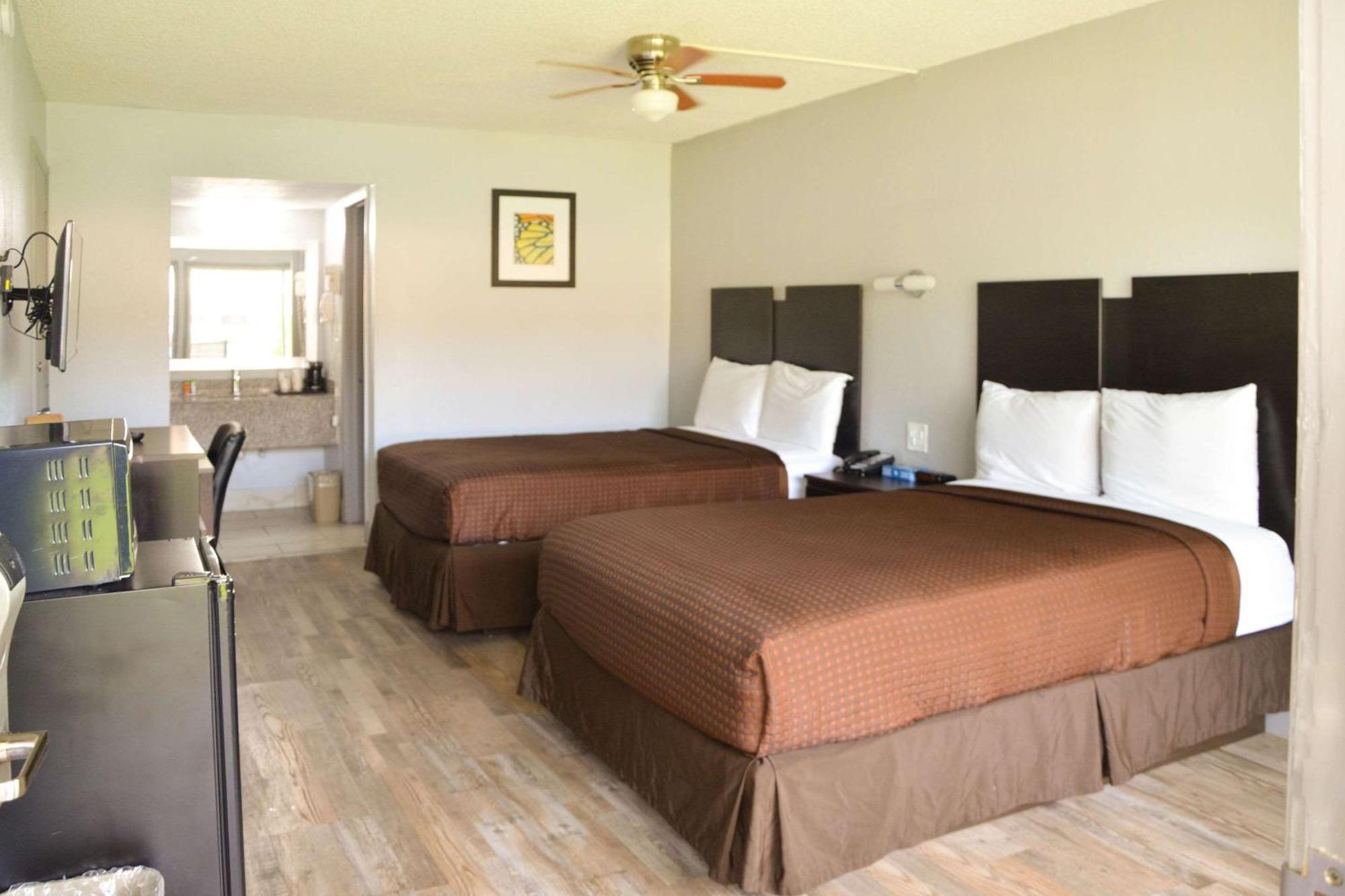 Rodeway Inn Sun City Center Extérieur photo