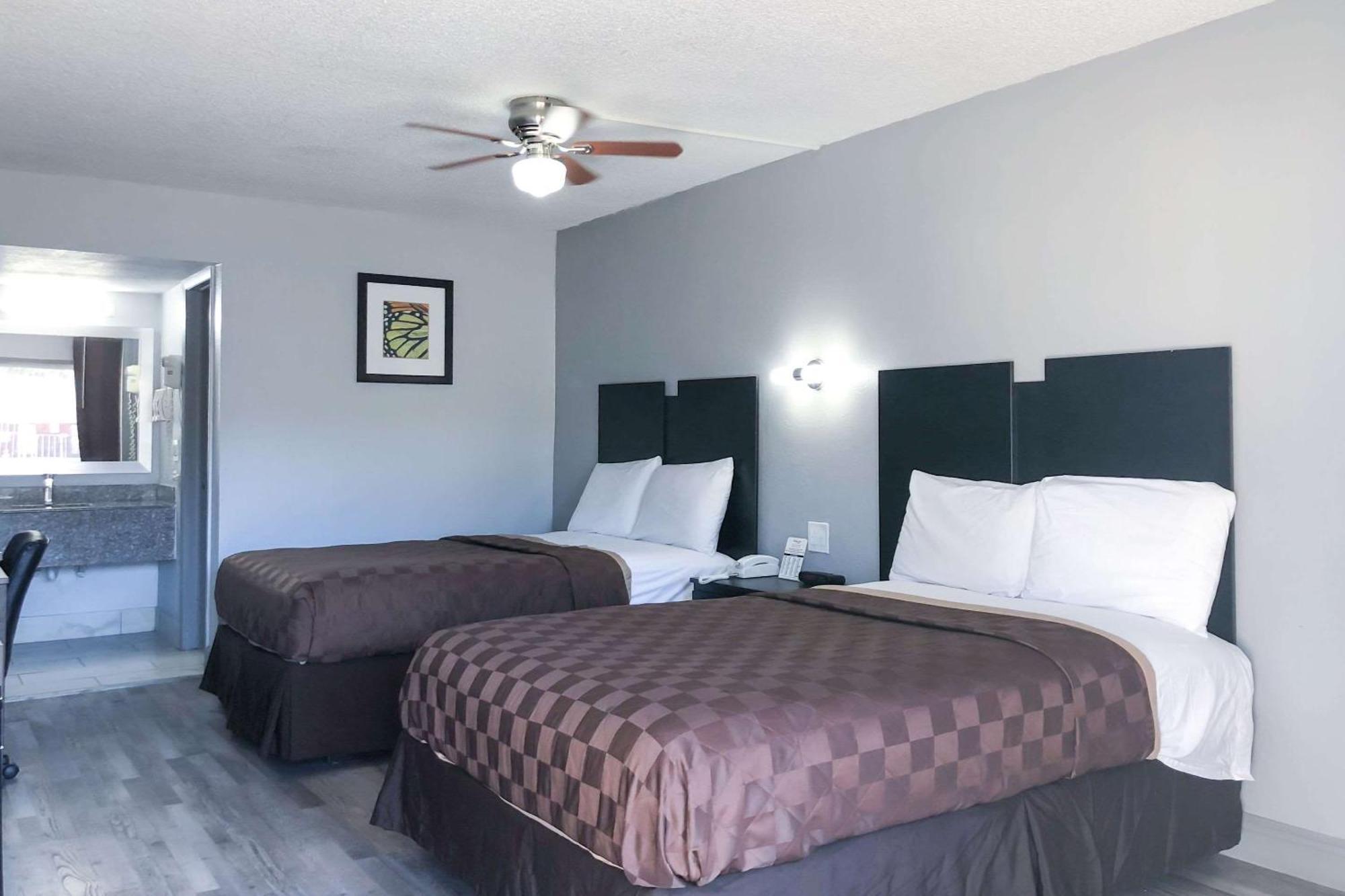 Rodeway Inn Sun City Center Extérieur photo
